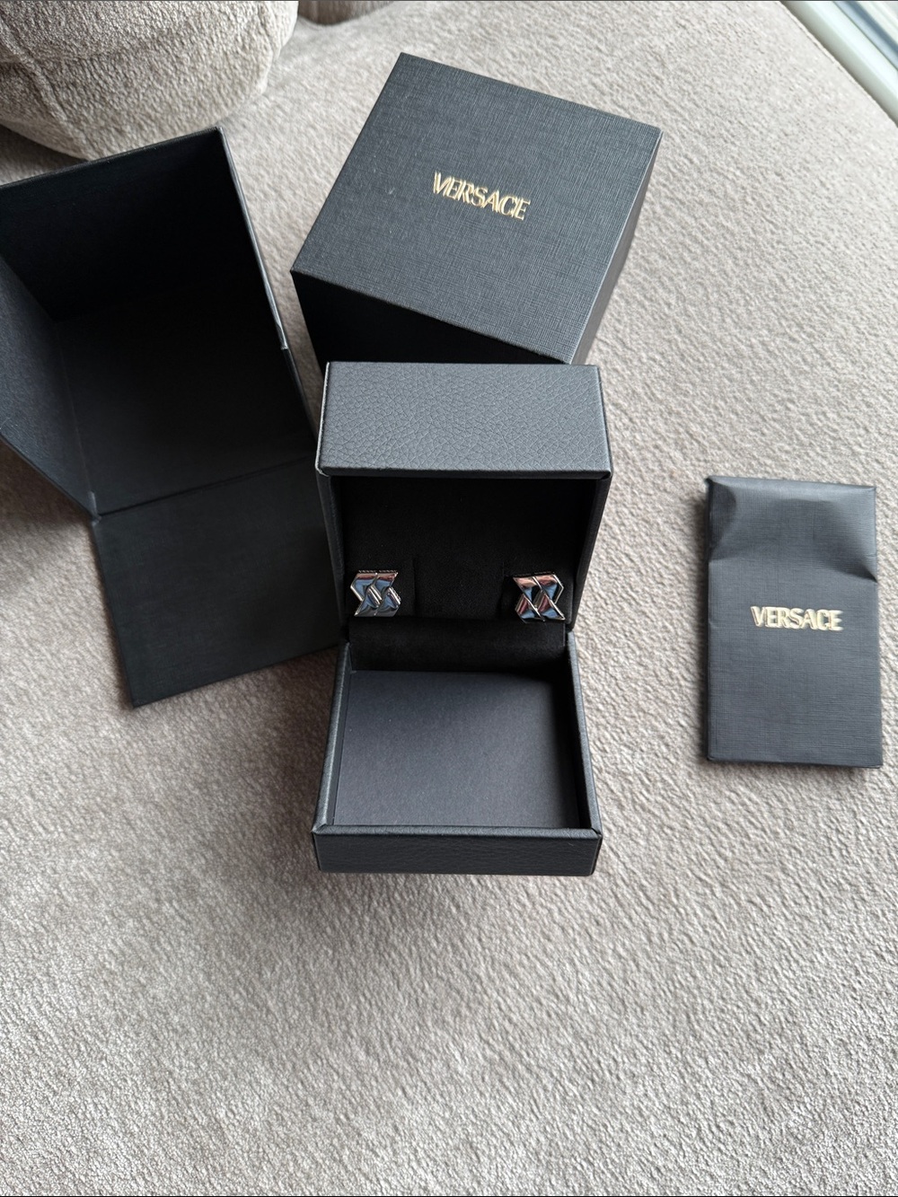 VERSACE Silver Greca Earrings Brand New - Picture 4 of 7